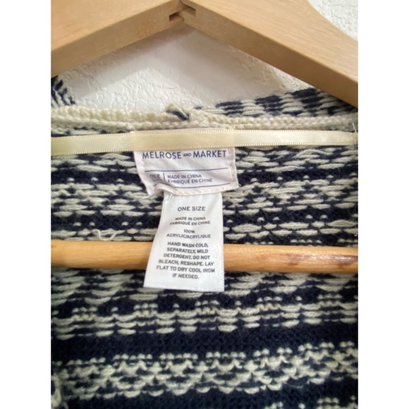 Stunning knit shawl - Picture 4 of 6